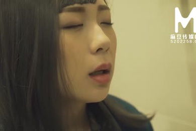 【国产】 性感的继母 精彩免费播放